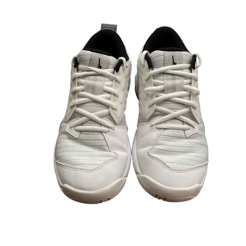 Dynamotion Women‎ White Athletic Shoes size 8